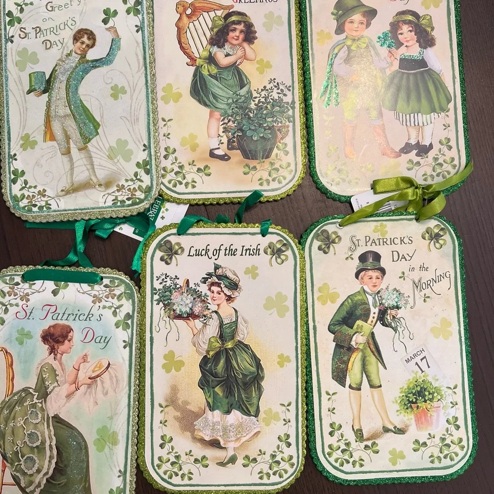 Green and Gold Shamrock Party Decorations Set - Picture 5 of 5